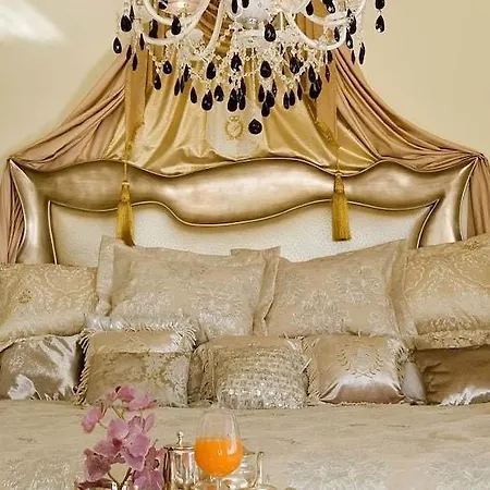 Royal Roman Empire Hotel